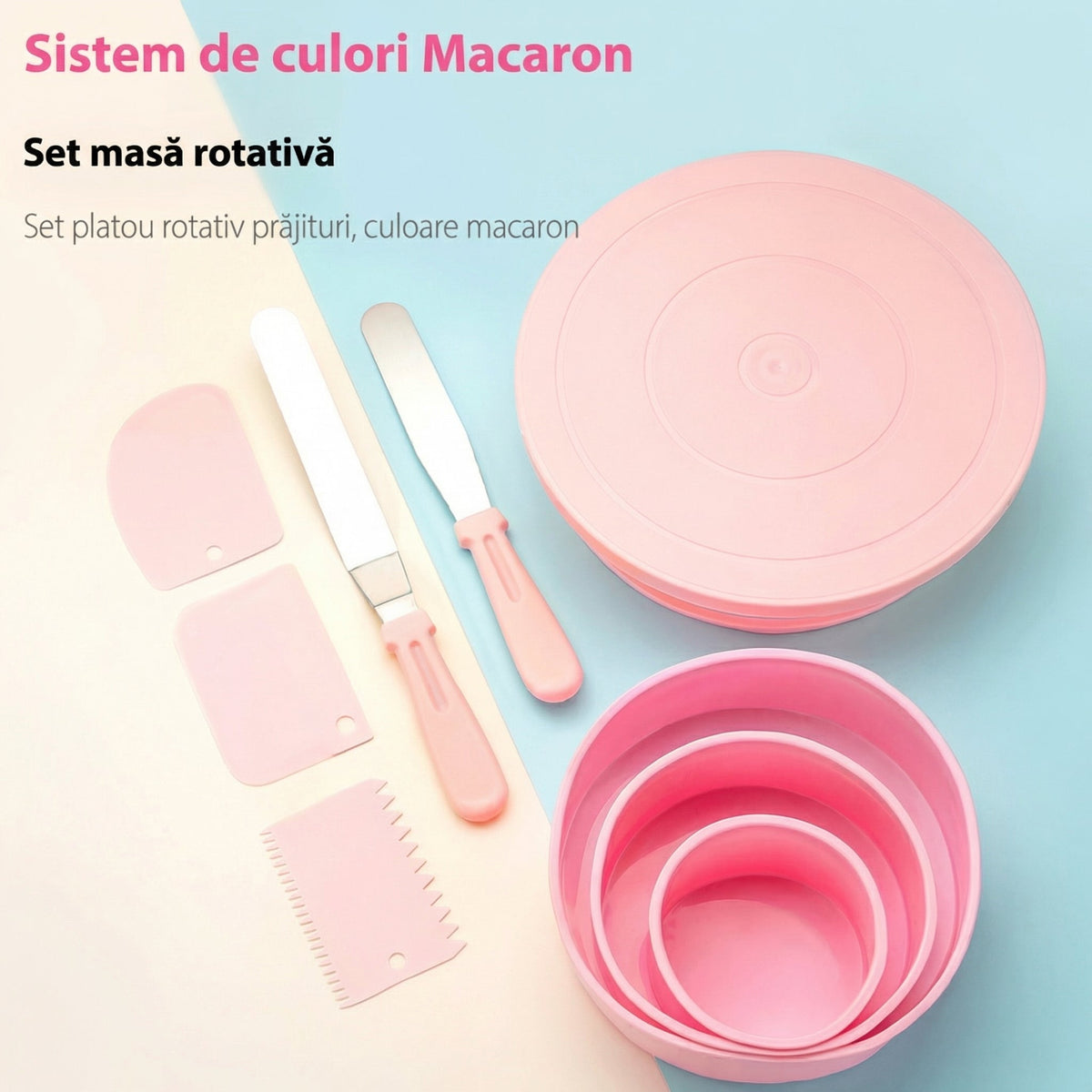 Platoul rotativ roz cu spatulele și formele, pe fundal albastru