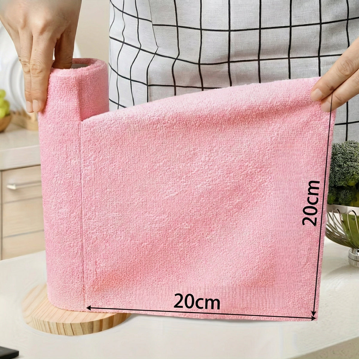 Prosop din microfibră desfăcut, cu dimensiunile 20 x 20 cm