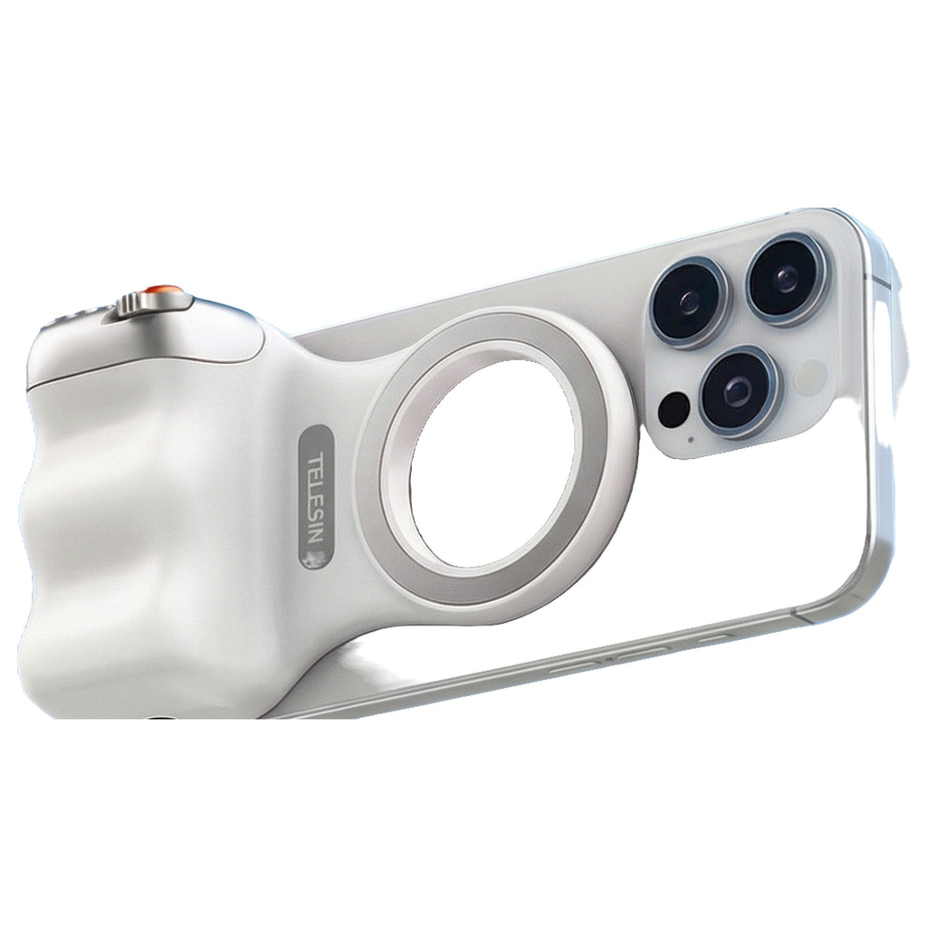 Grip foto magnetic alb prins pe un telefon, pe fundal alb