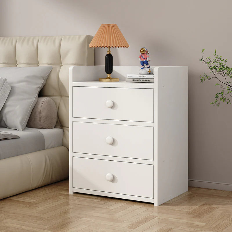 Noptieră Compactă Albă cu 3 Sertare