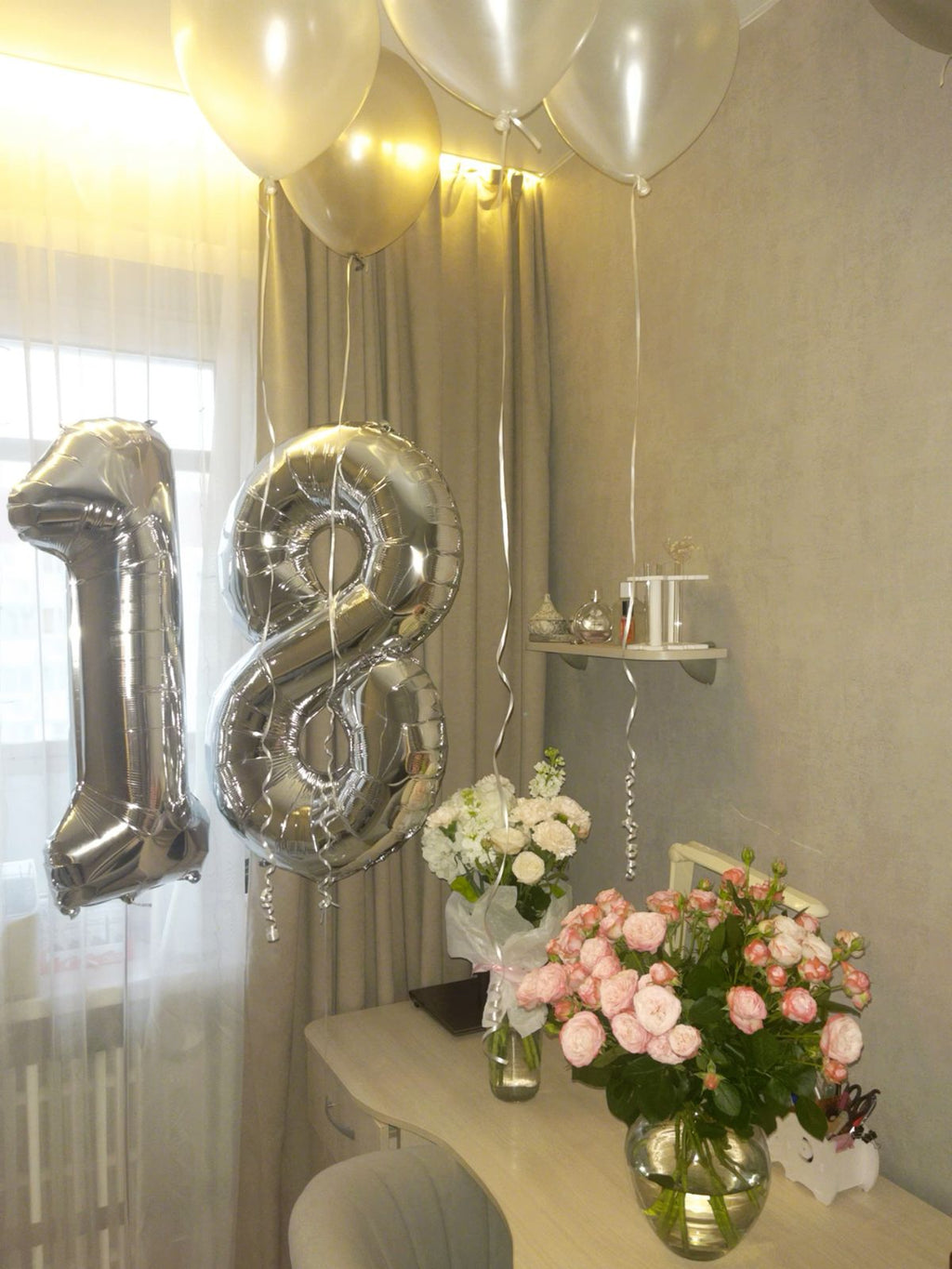 Balon din folie argintie, cifra aniversara 8, 90 cm