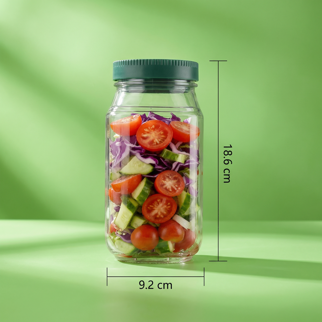 Borcan cu deschidere laterală, cu dimensiunile marcate: 18,6 cm înălțime și 9,2 cm lățime