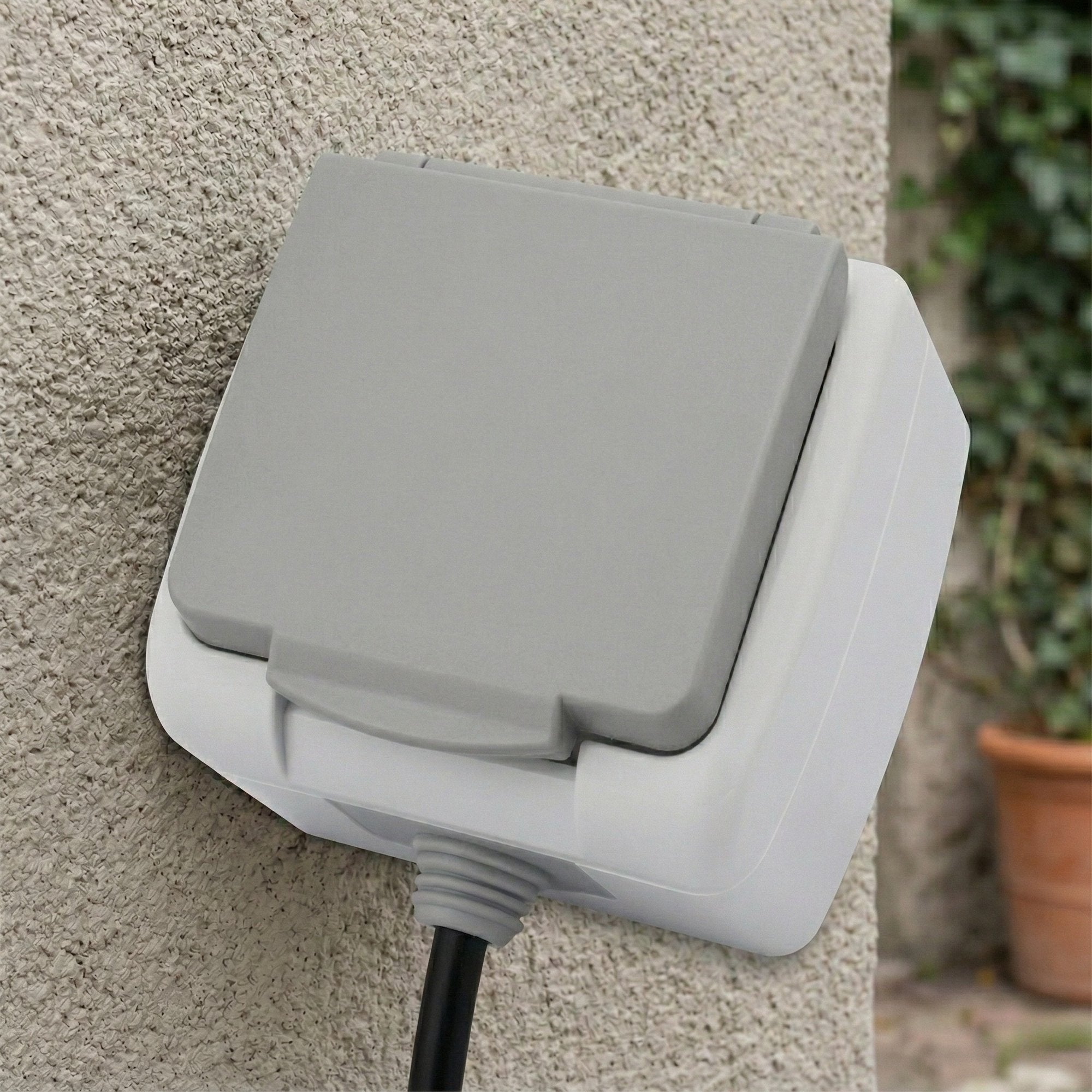 Priza de perete pentru exterior, montaj aparent, cu impamantare IP54, rezistenta la umezeala 3