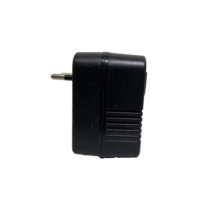 Transformator 220V–110V compact 50Hz pentru aparate SUA/Japonia