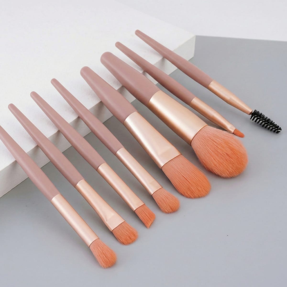 Set 8 mini pensule pentru machiaj, profesionale si pentru incepatori, portabile, roz 1